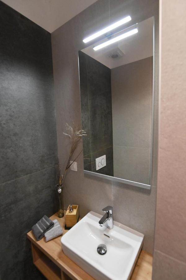 Sea View Deluxe Apartment 里耶卡 外观 照片